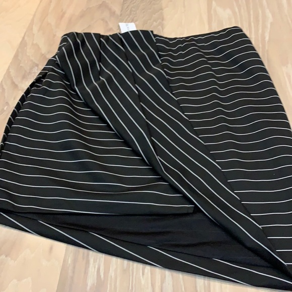 YDE striped skirt - Size medium - Picture 2 of 6